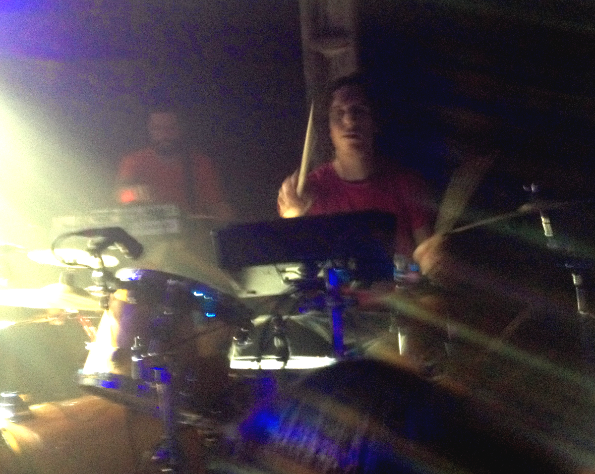 Vessels live October 2015